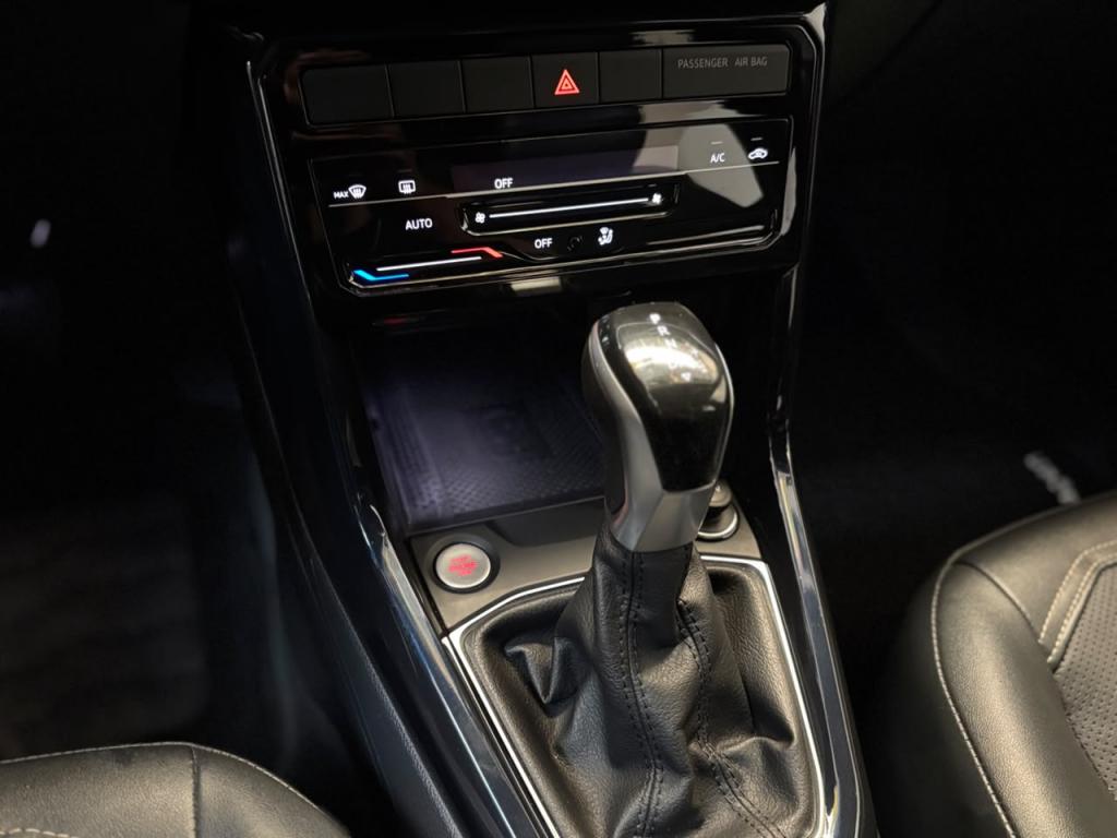 VOLKSWAGEN T-Cross - Foto