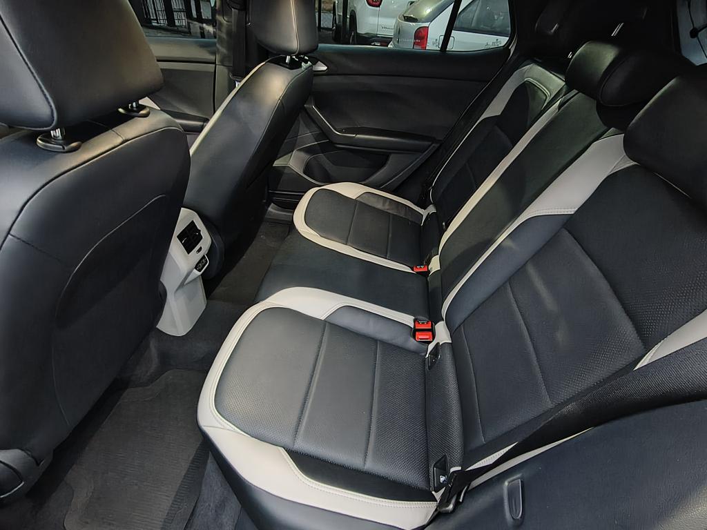 VOLKSWAGEN T-Cross - Foto