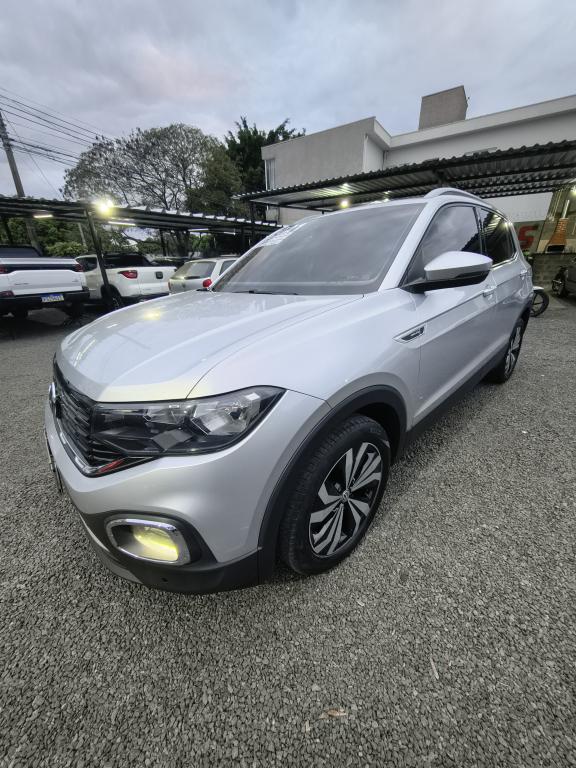 VOLKSWAGEN T-Cross - Foto