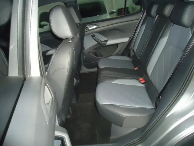 VOLKSWAGEN T-Cross - Foto