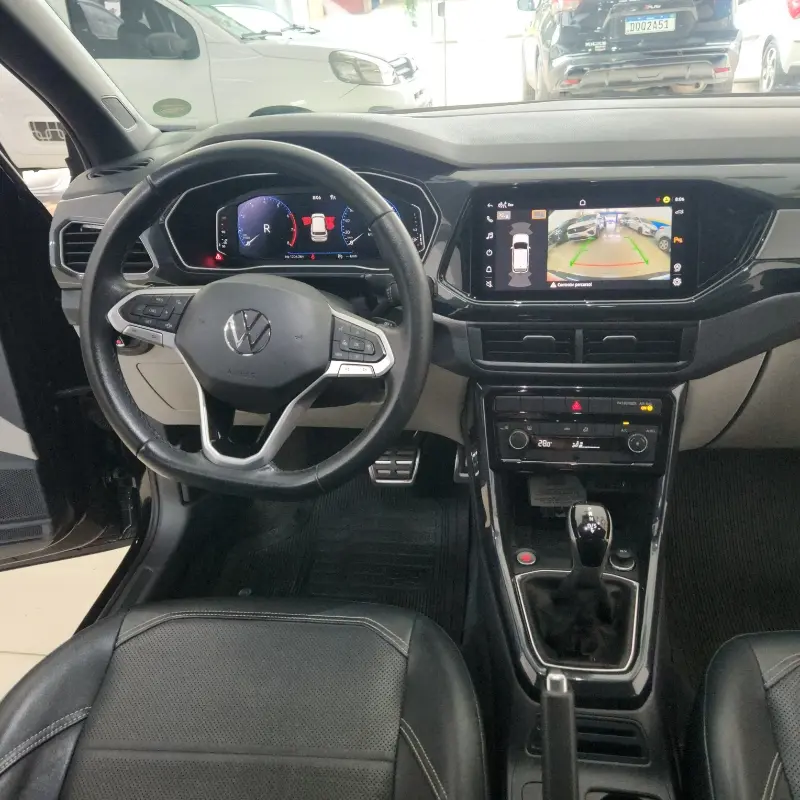 VOLKSWAGEN T-Cross - Foto