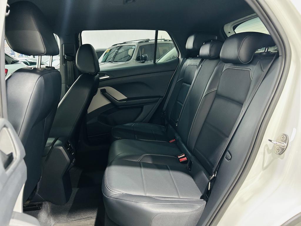VOLKSWAGEN T-Cross - Foto