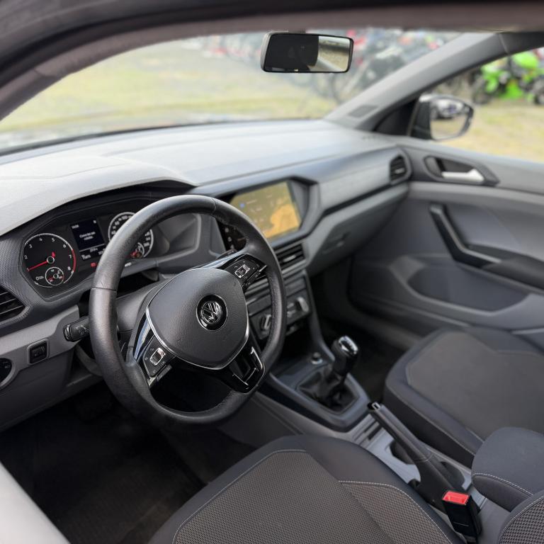 VOLKSWAGEN T-Cross - Foto