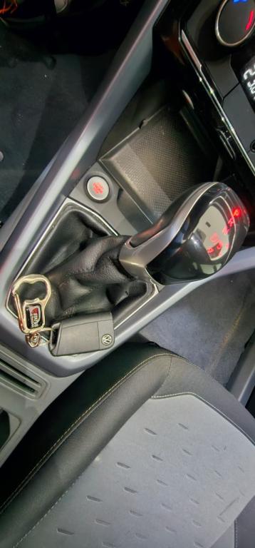 VOLKSWAGEN T-Cross - Foto