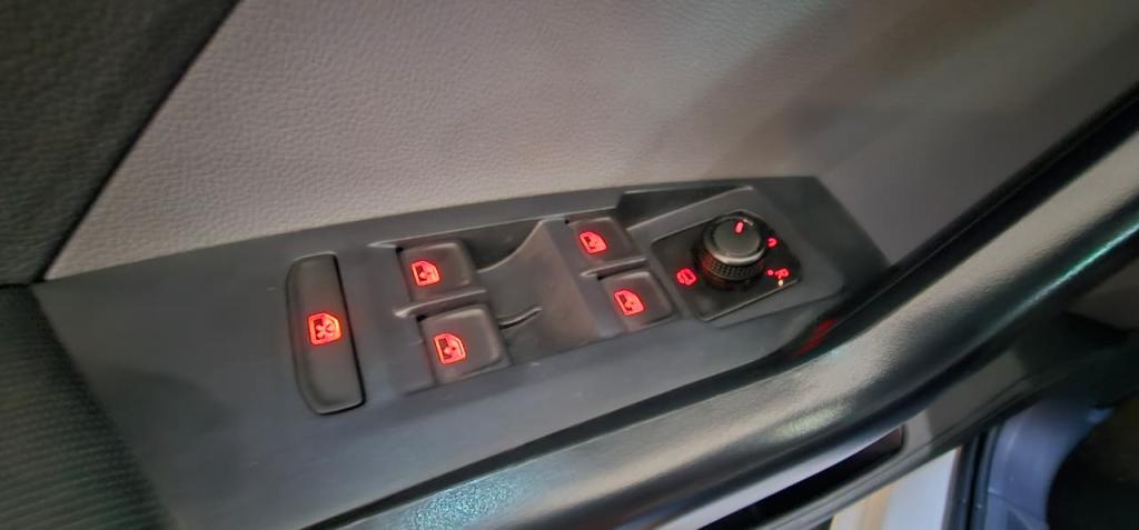 VOLKSWAGEN T-Cross - Foto