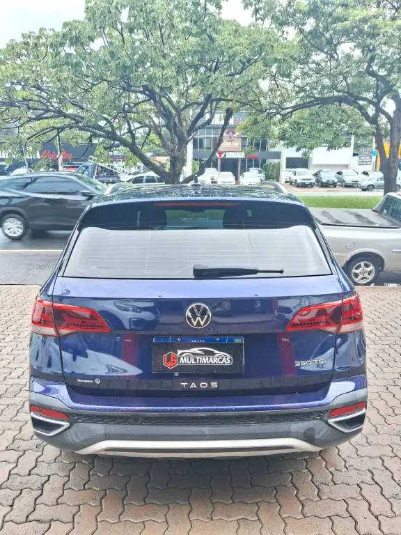 VOLKSWAGEN Taos - Foto