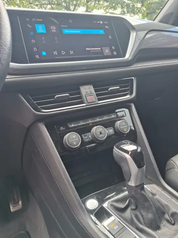 VOLKSWAGEN Taos - Foto