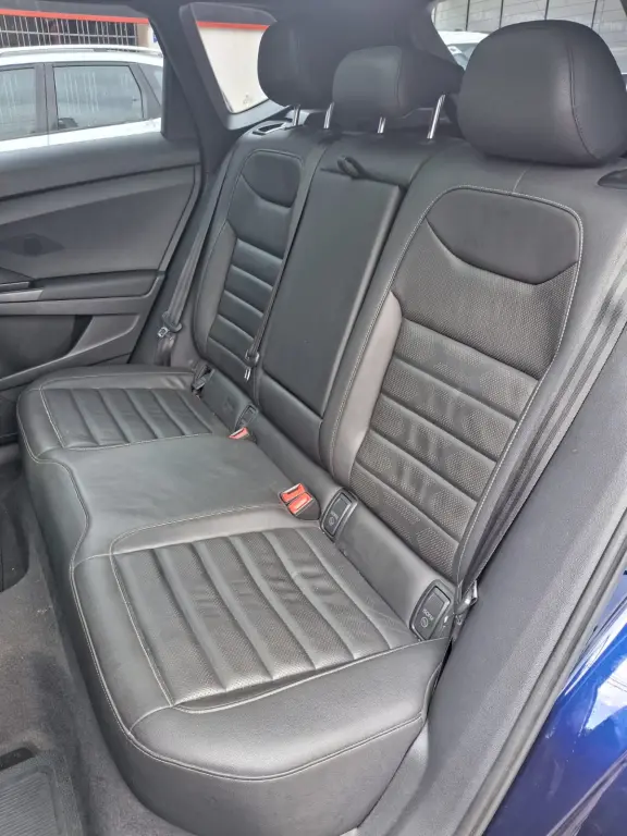 VOLKSWAGEN Taos - Foto