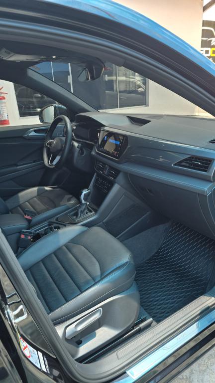 VOLKSWAGEN Taos - Foto