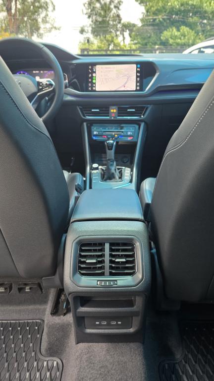 VOLKSWAGEN Taos - Foto