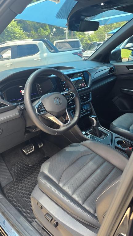 VOLKSWAGEN Taos - Foto