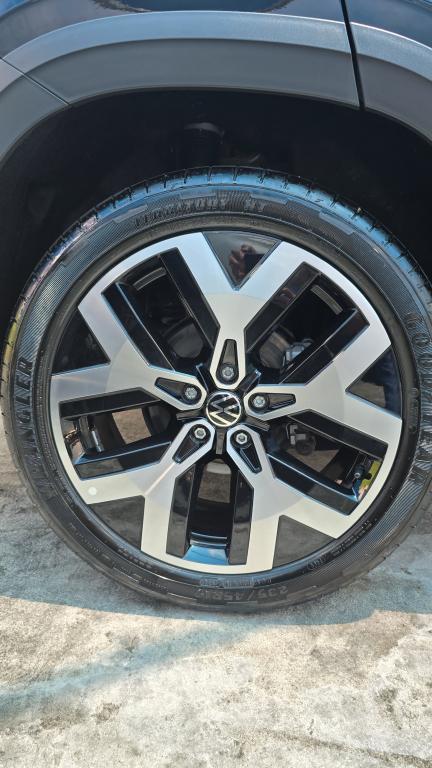 VOLKSWAGEN Taos - Foto