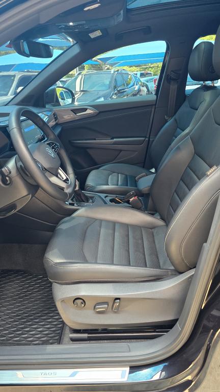 VOLKSWAGEN Taos - Foto
