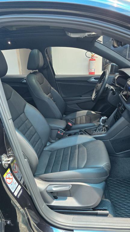 VOLKSWAGEN Taos - Foto
