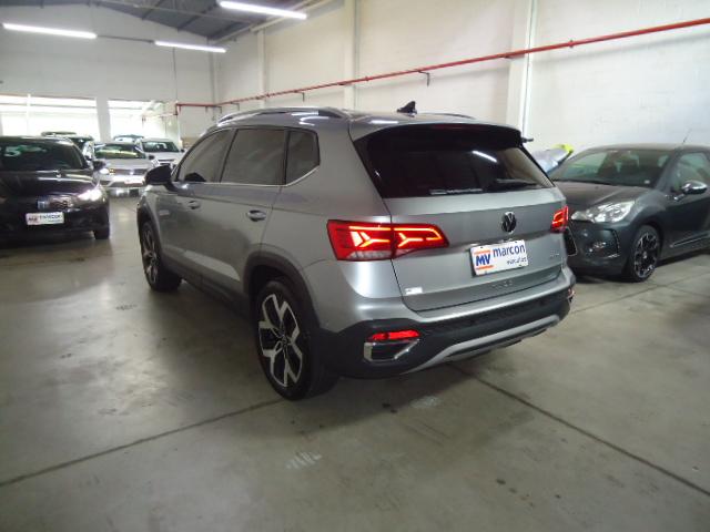 VOLKSWAGEN Taos - Foto