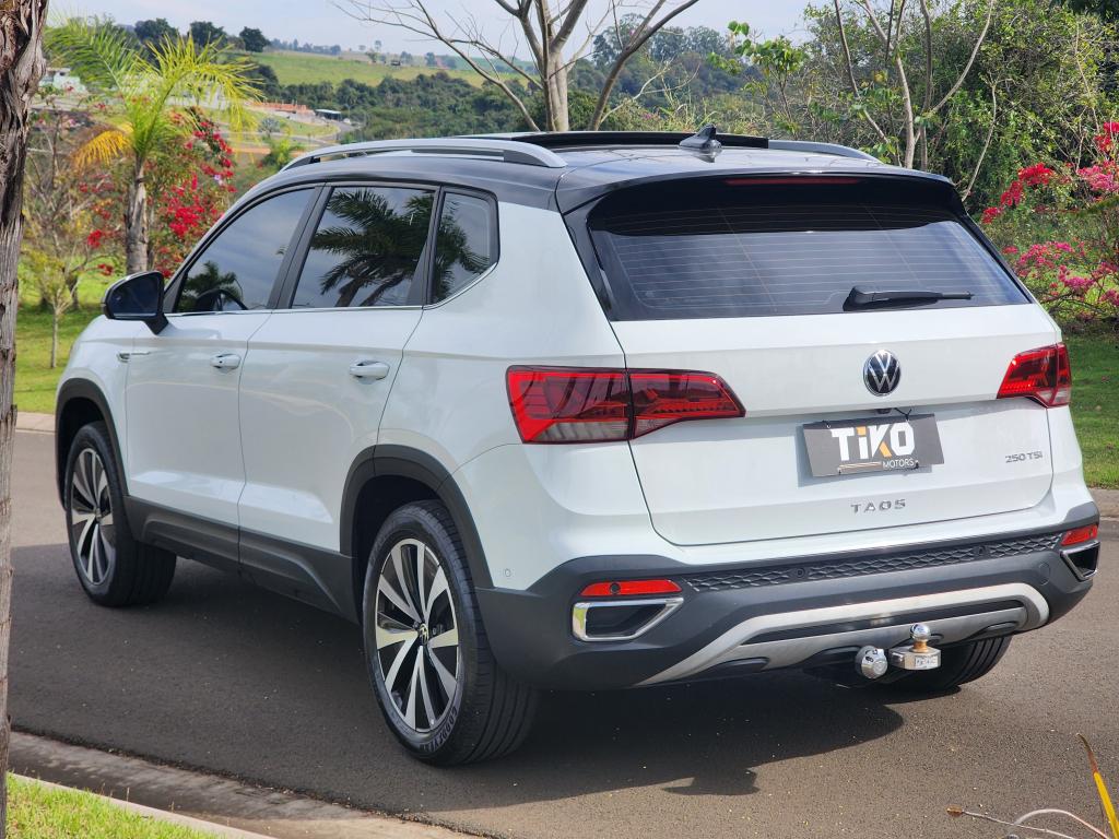 VOLKSWAGEN Taos - Foto
