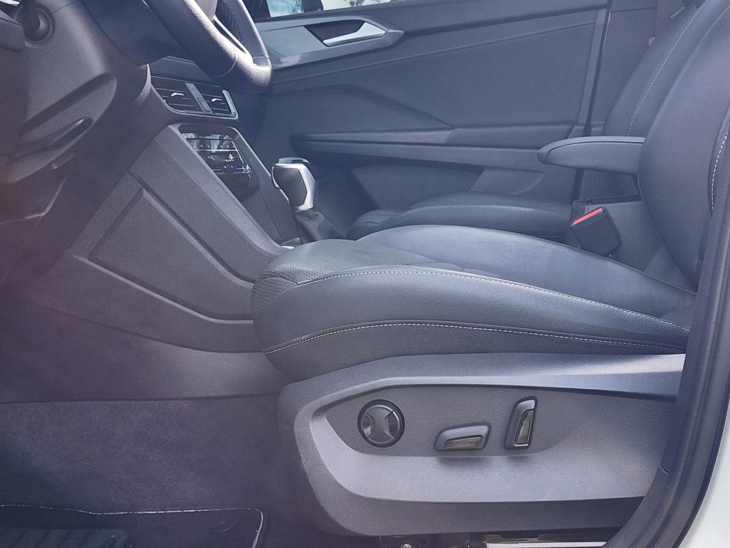 VOLKSWAGEN Taos - Foto