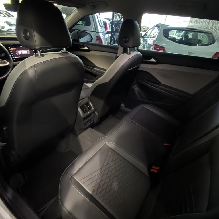 VOLKSWAGEN Taos - Foto