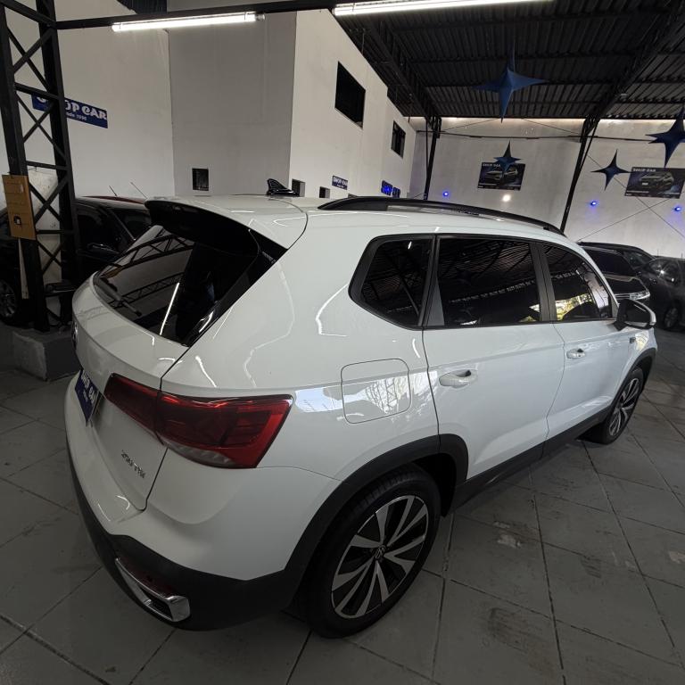 VOLKSWAGEN Taos - Foto