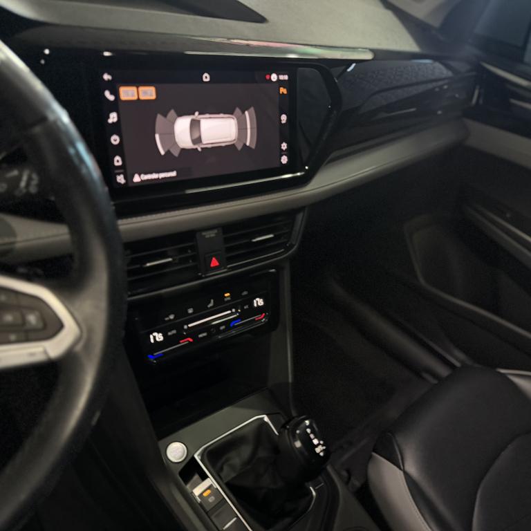 VOLKSWAGEN Taos - Foto