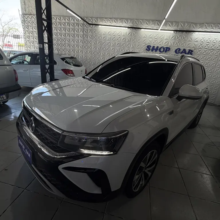 VOLKSWAGEN Taos - Foto