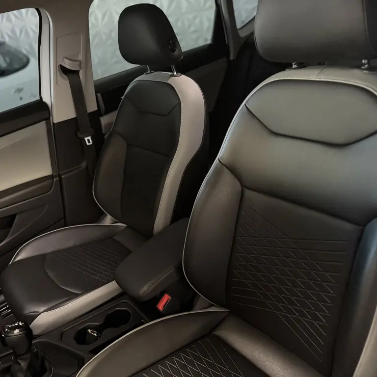 VOLKSWAGEN Taos - Foto