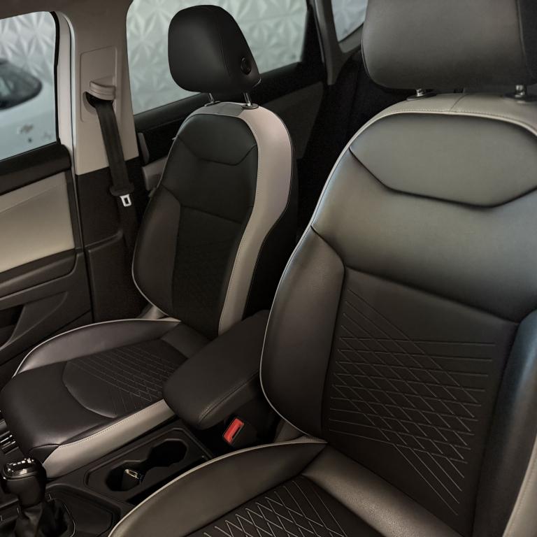 VOLKSWAGEN Taos - Foto