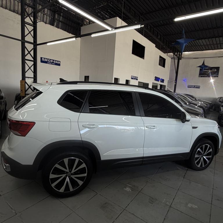 VOLKSWAGEN Taos - Foto