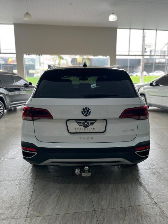 VOLKSWAGEN Taos - Foto