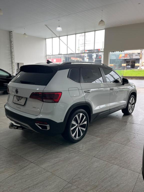 VOLKSWAGEN Taos - Foto
