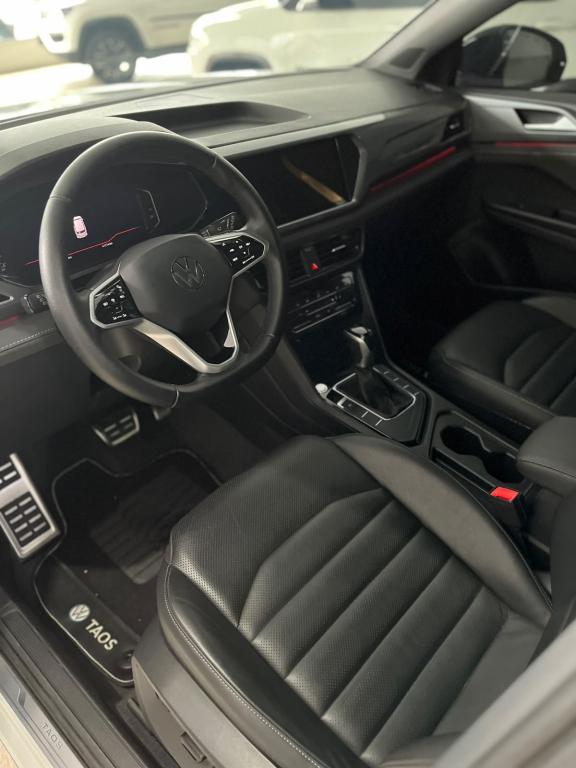 VOLKSWAGEN Taos - Foto