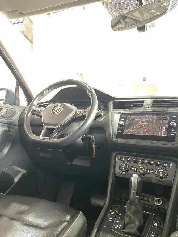VOLKSWAGEN Tiguan - Foto