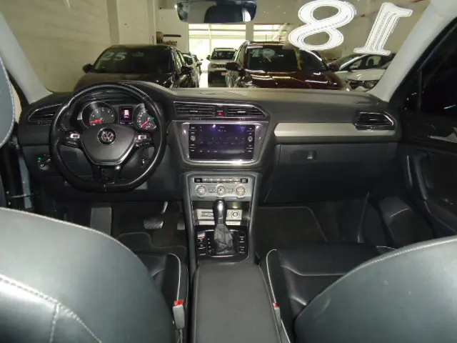 VOLKSWAGEN Tiguan - Foto