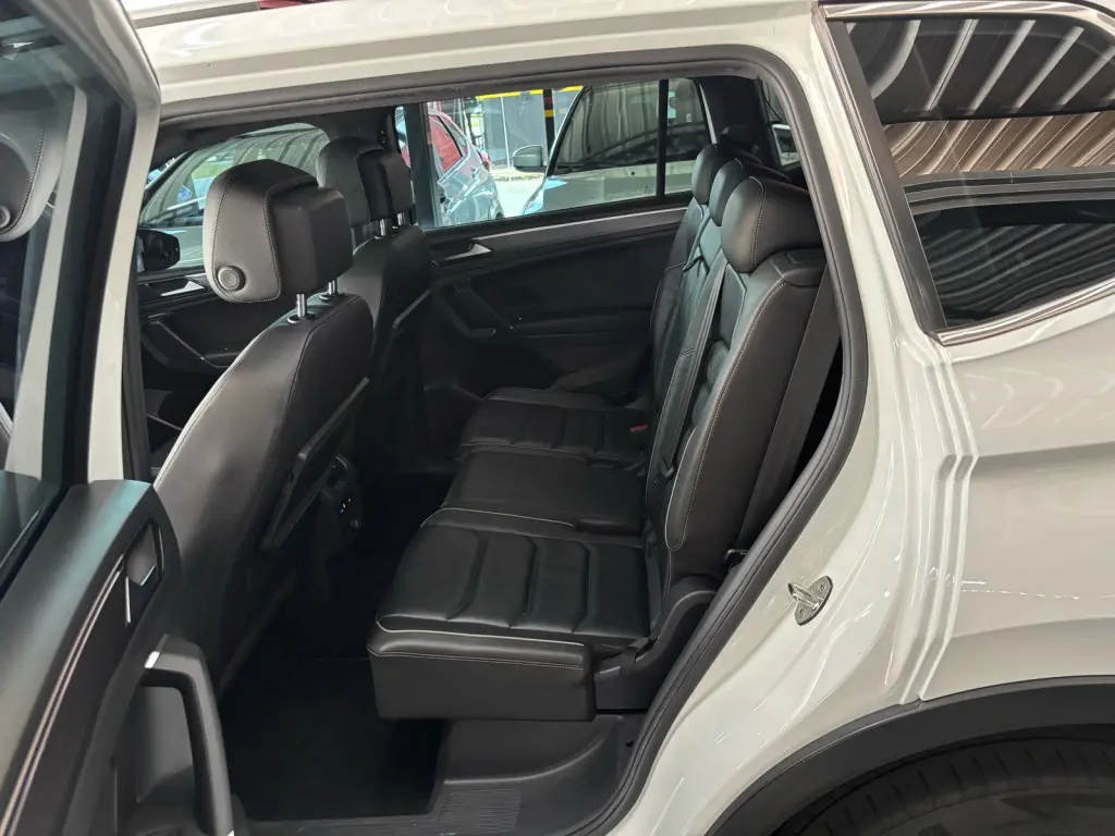 VOLKSWAGEN Tiguan - Foto