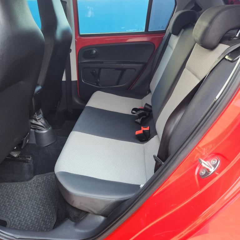 VOLKSWAGEN UP - Foto