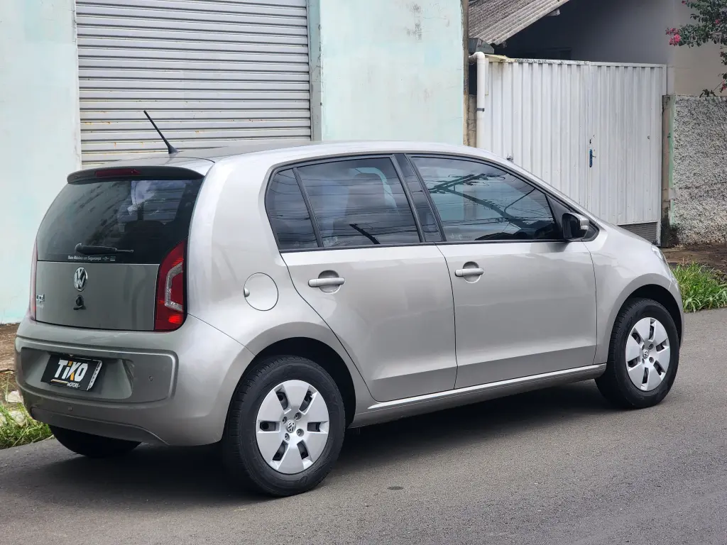 VOLKSWAGEN UP - Foto
