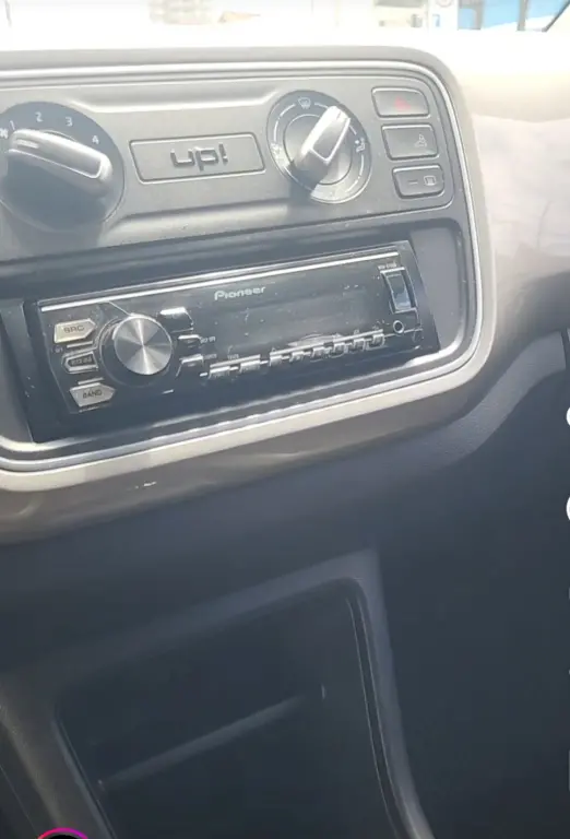 VOLKSWAGEN UP - Foto