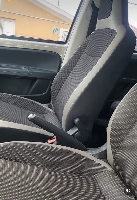 VOLKSWAGEN UP - Foto