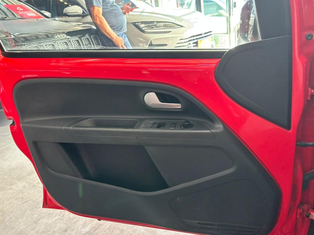 VOLKSWAGEN UP - Foto