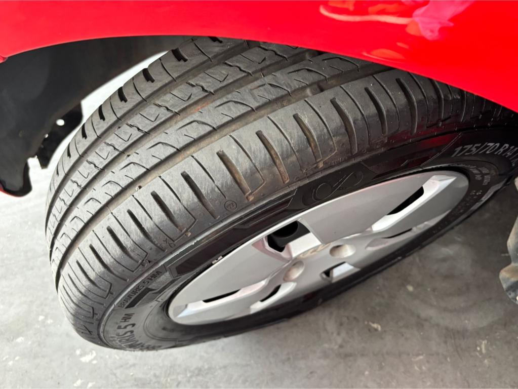 VOLKSWAGEN UP - Foto