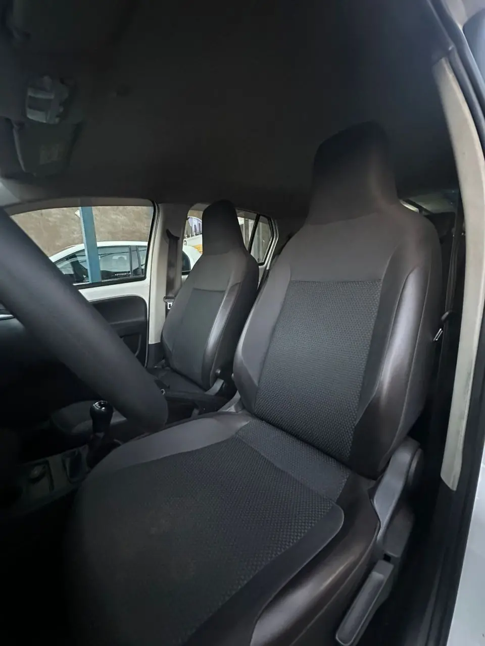 VOLKSWAGEN UP - Foto