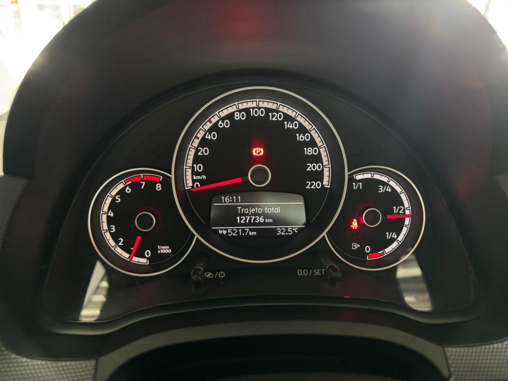 VOLKSWAGEN UP - Foto