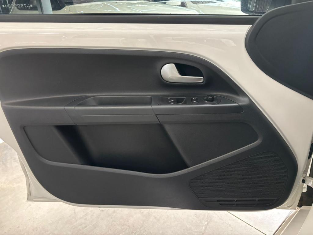 VOLKSWAGEN UP - Foto