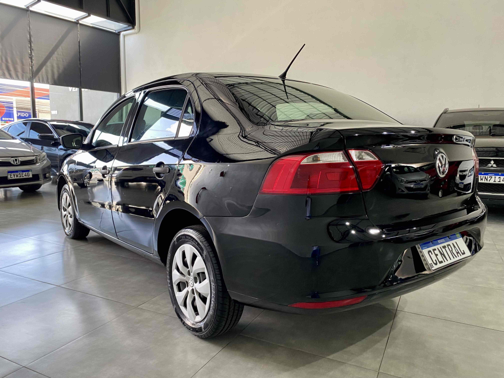 VOLKSWAGEN Voyage - Foto