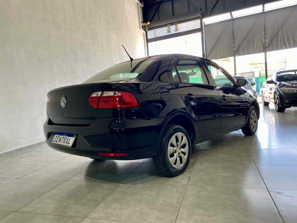 VOLKSWAGEN Voyage - Foto