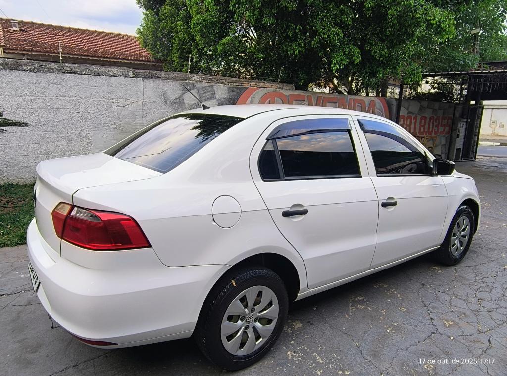 VOLKSWAGEN Voyage - Foto