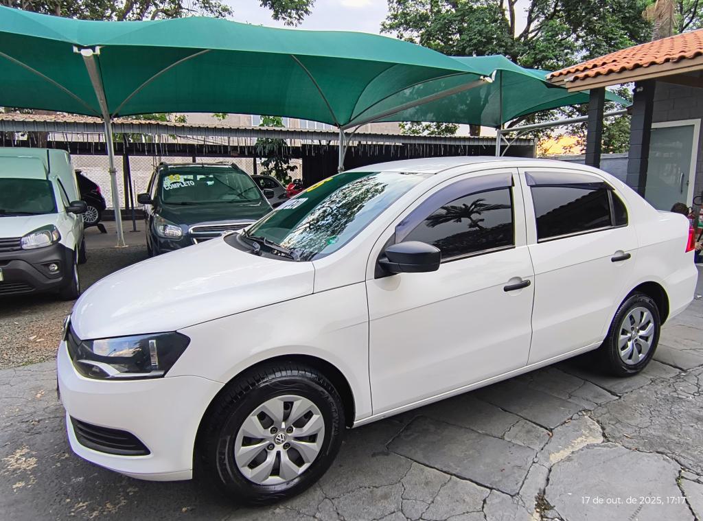 VOLKSWAGEN Voyage - Foto