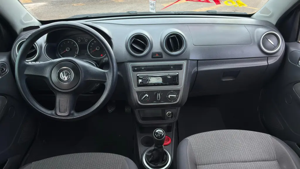 VOLKSWAGEN Voyage - Foto