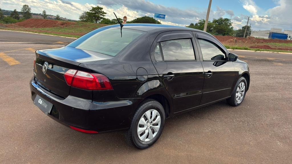 VOLKSWAGEN Voyage - Foto