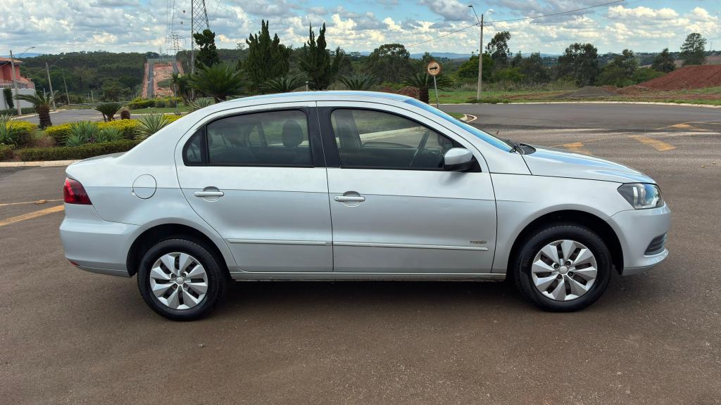 VOLKSWAGEN Voyage - Foto